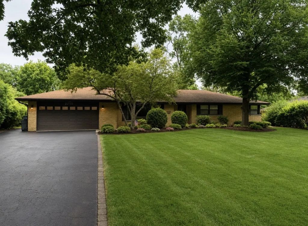 2285 Thorntree Lane, Palatine