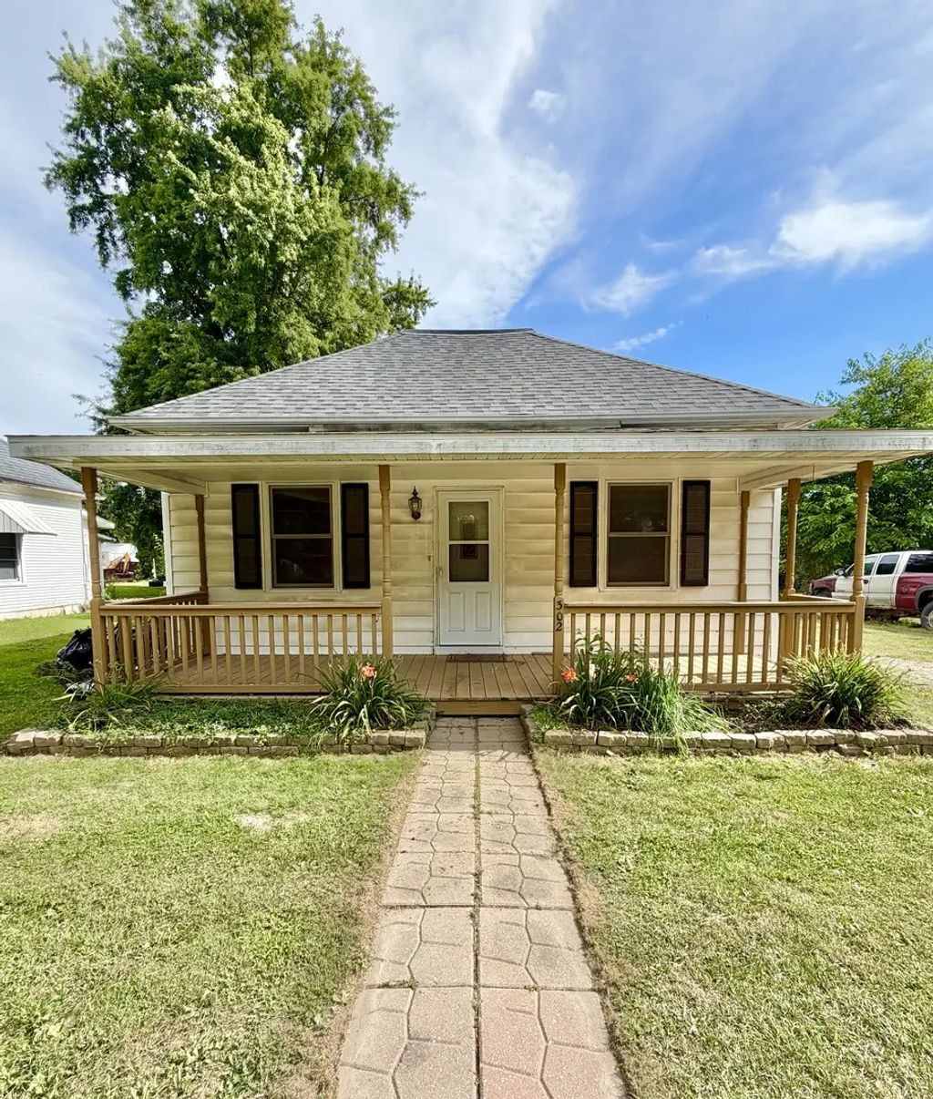 302 E Jackson Street, Saybrook