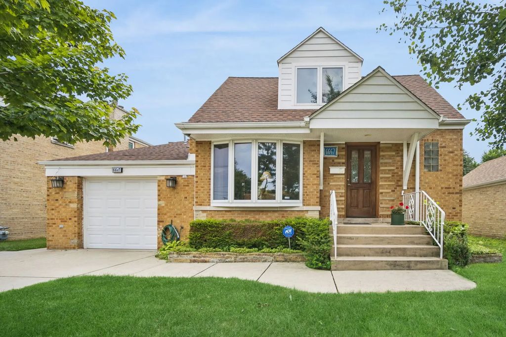 6647 N Crawford Avenue, Lincolnwood