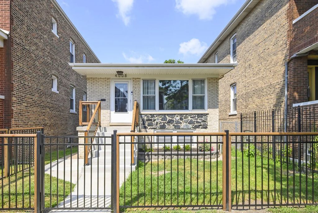 4008 S Albany Avenue, Chicago, 60632