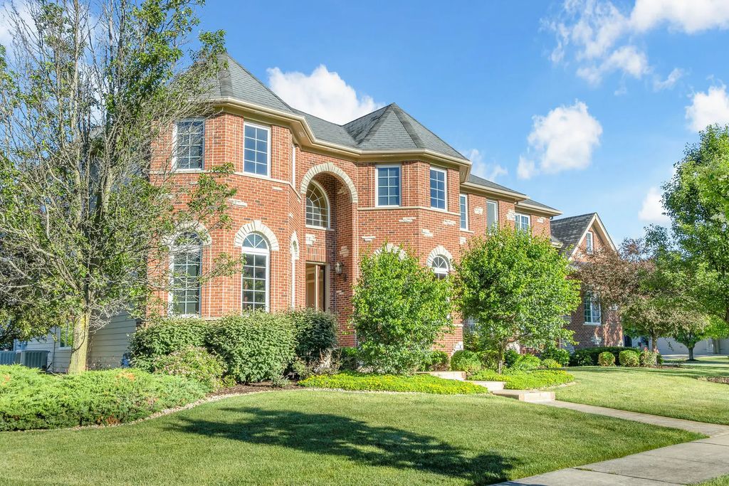 1948 Saddle Farm Lane, Naperville
