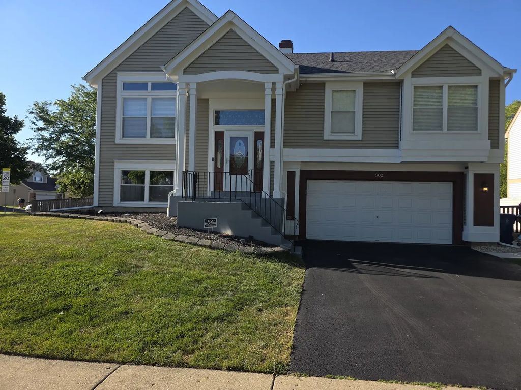 302 Barton Court, Bartlett