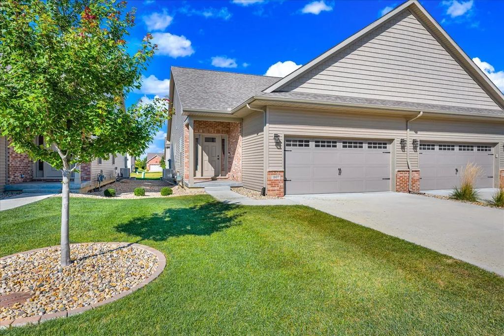 1807 Glenbridge Road, Bloomington