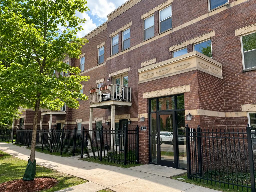 803 E 41st Street 1b, Chicago, 60653