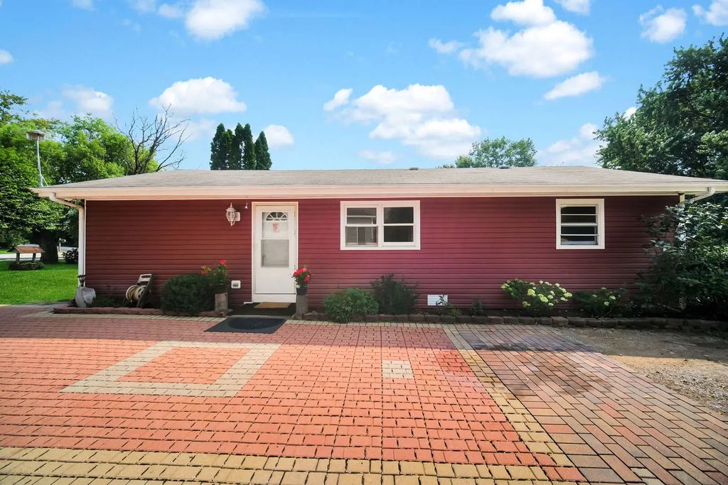 28w575 Barnes Avenue, West Chicago