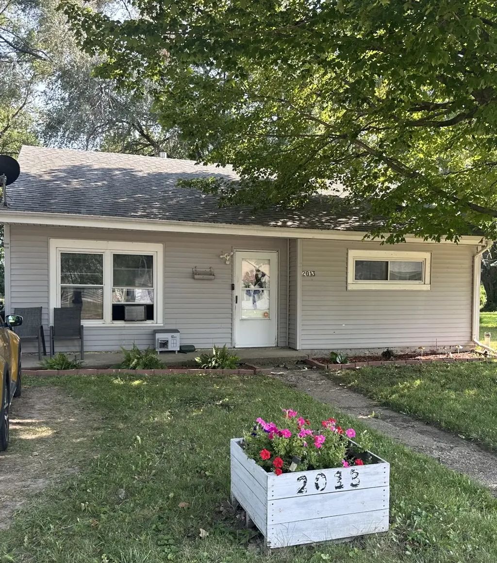 2013 Chestnut Avenue, Sterling