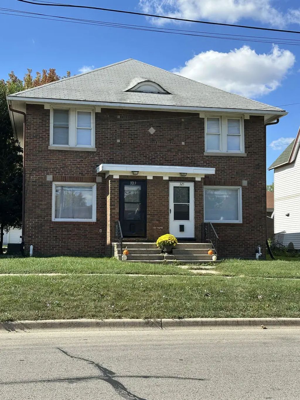 325 N 7th Street, DeKalb