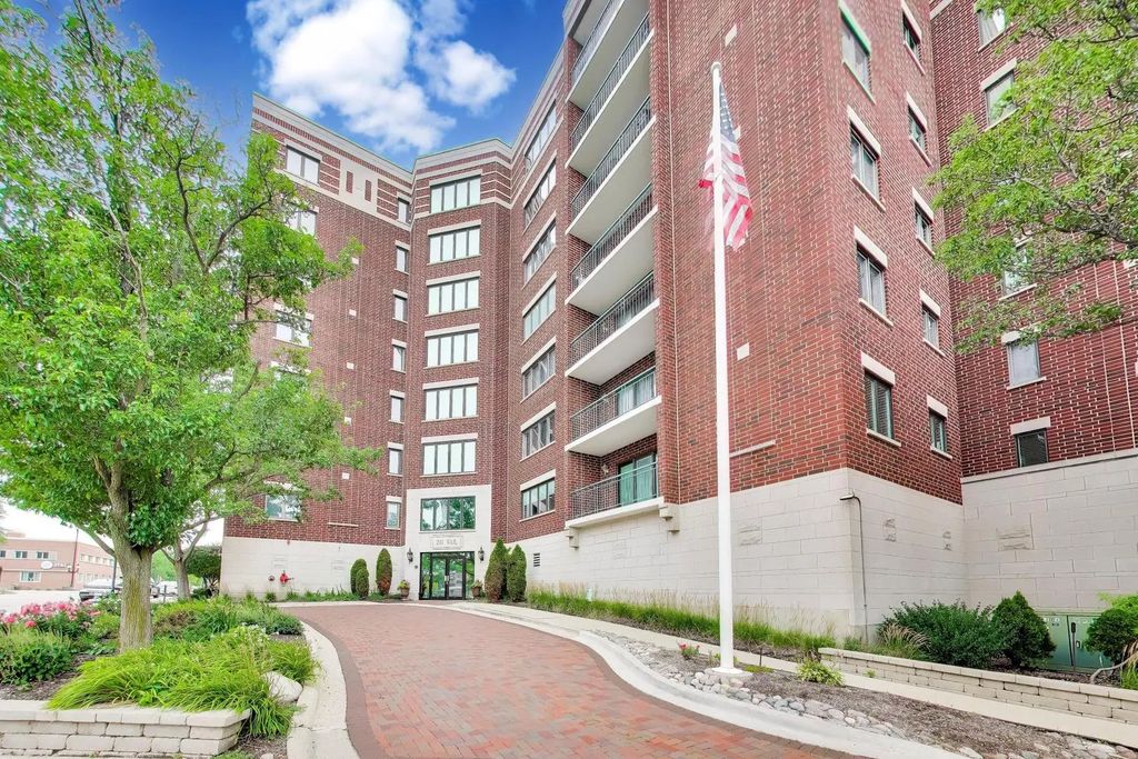 201 N Vail Avenue 307, Arlington Heights