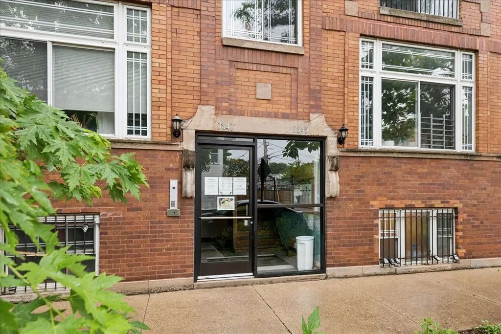 3845 W Altgeld Street G, Chicago, 60647