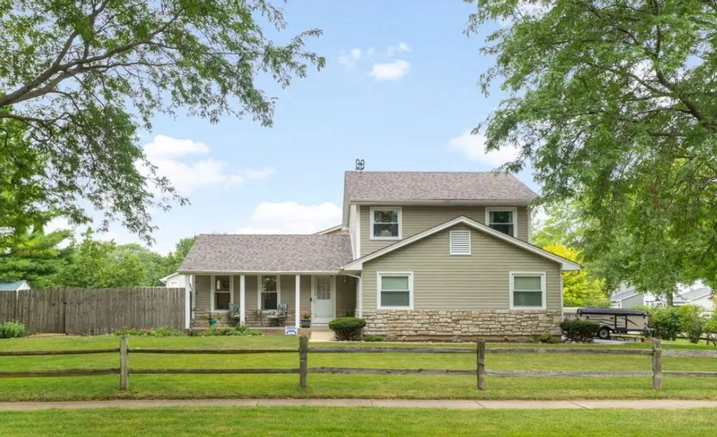 300 Oakbrook Court, Bartlett