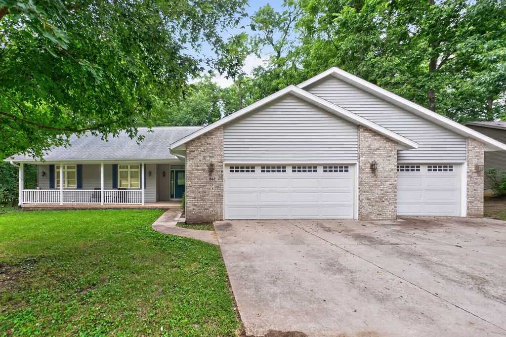 862 Briggs Avenue, Dixon