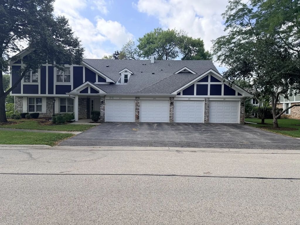 251 Coventry Circle 251, Vernon Hills