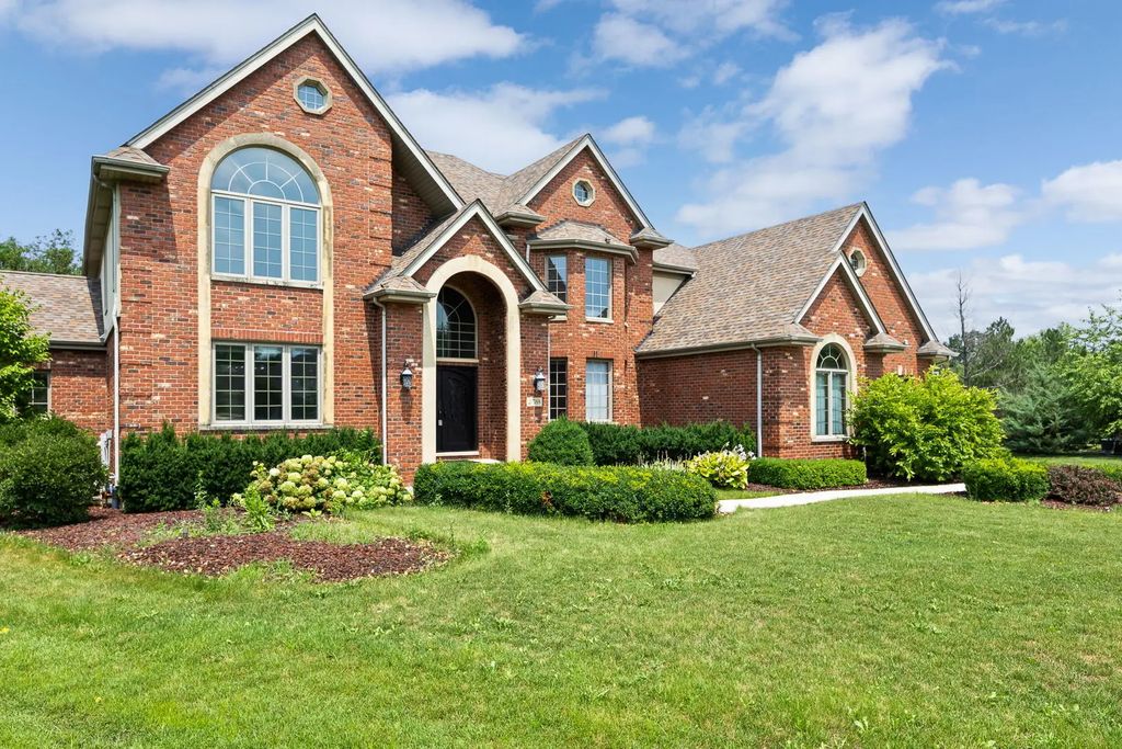21588 Williamsburg Court, Frankfort