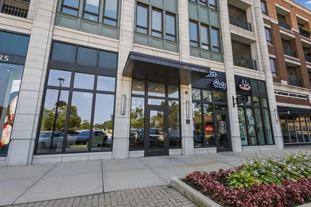 450 Village Center Drive 404, Burr Ridge