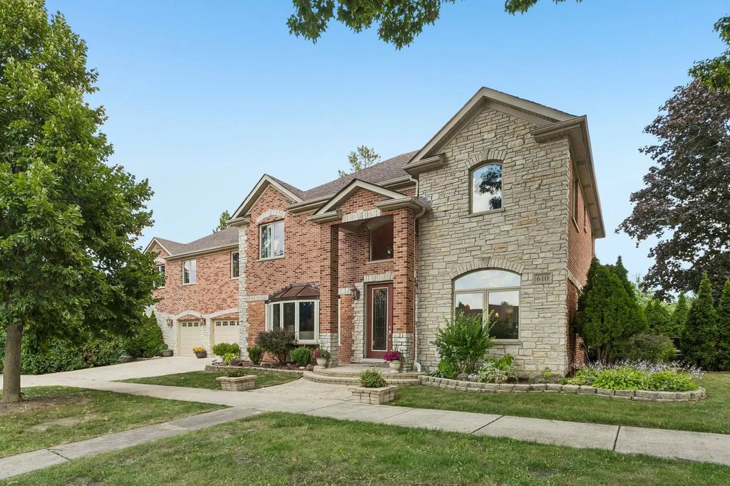 610 W Lonnquist Boulevard, Mount Prospect