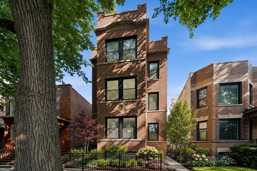 2442 W Wilson Avenue 3, Chicago, 60625