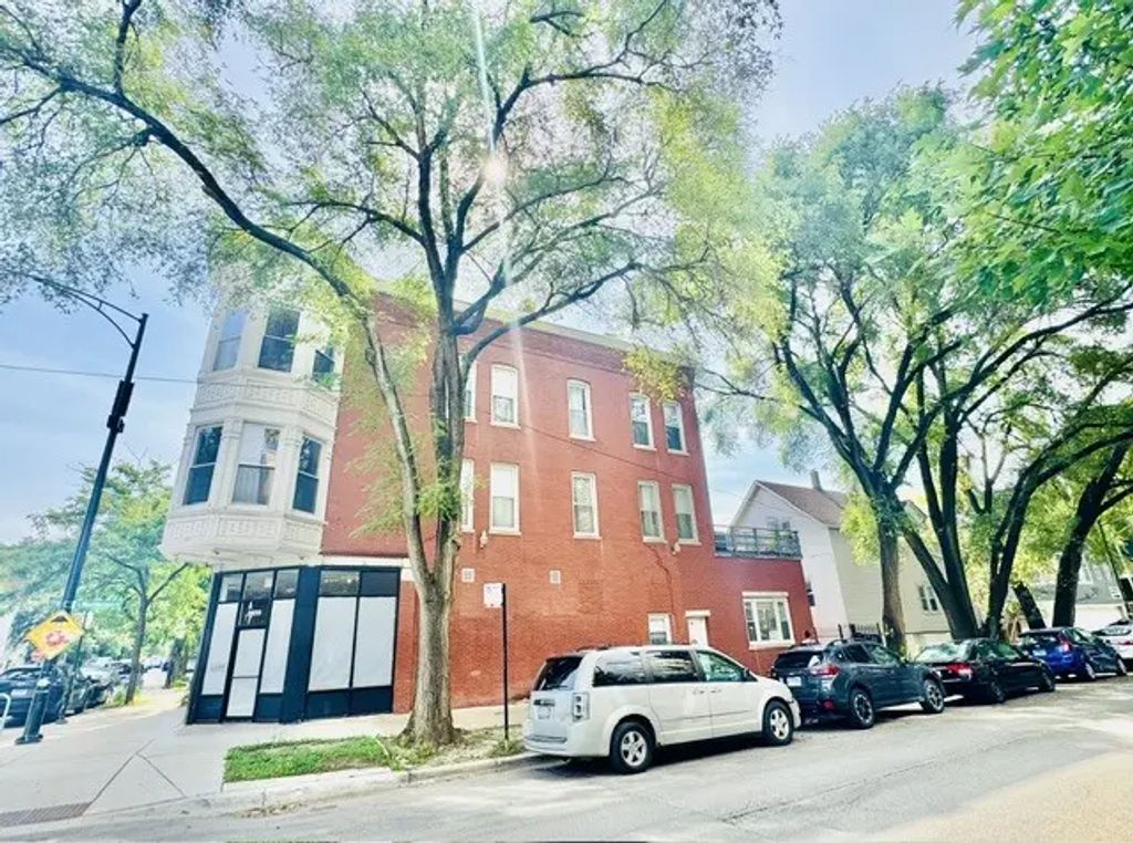 2659 W Armitage Avenue, Chicago