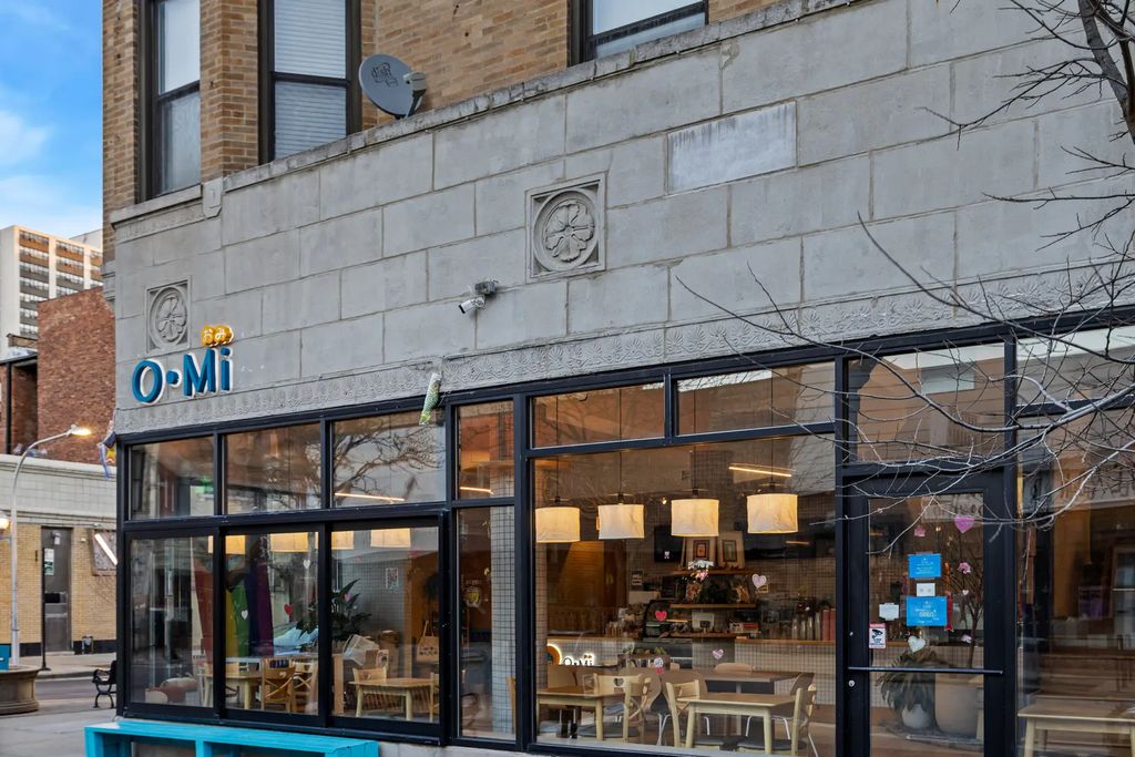 3135 N Broadway Street, Chicago, 60657