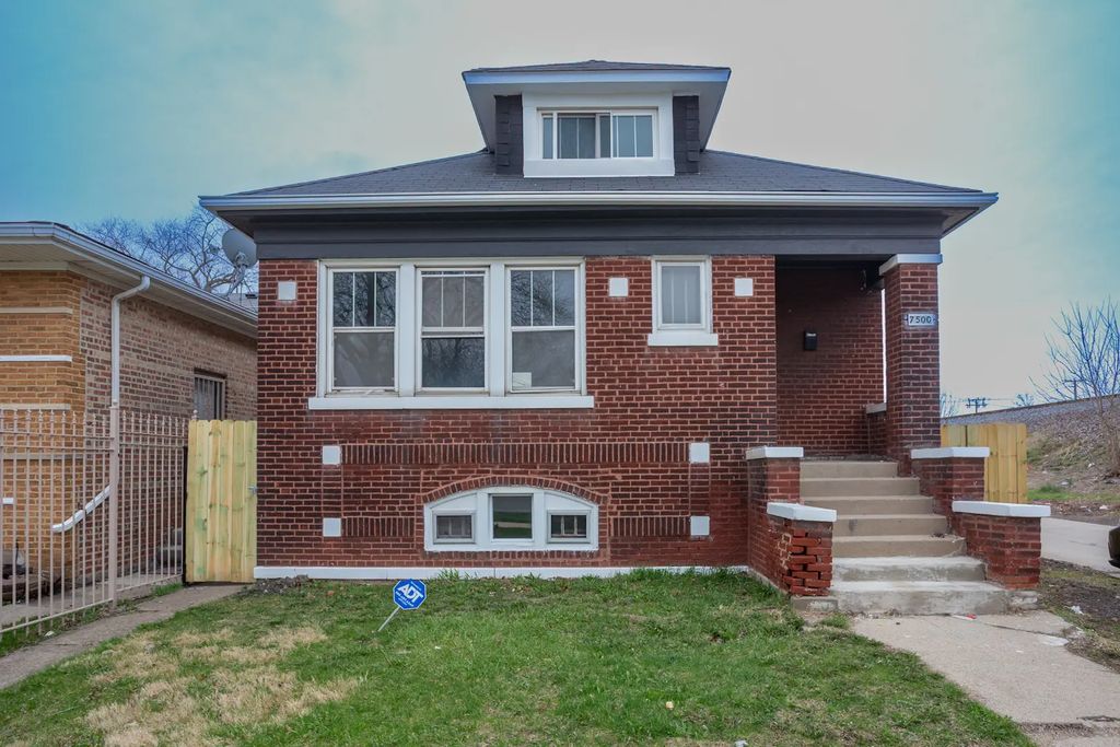 7500 S Honore Street, Chicago