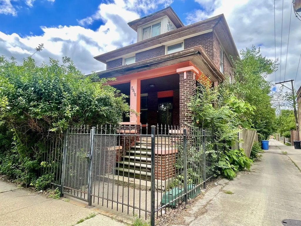 7916 S Constance Avenue, Chicago