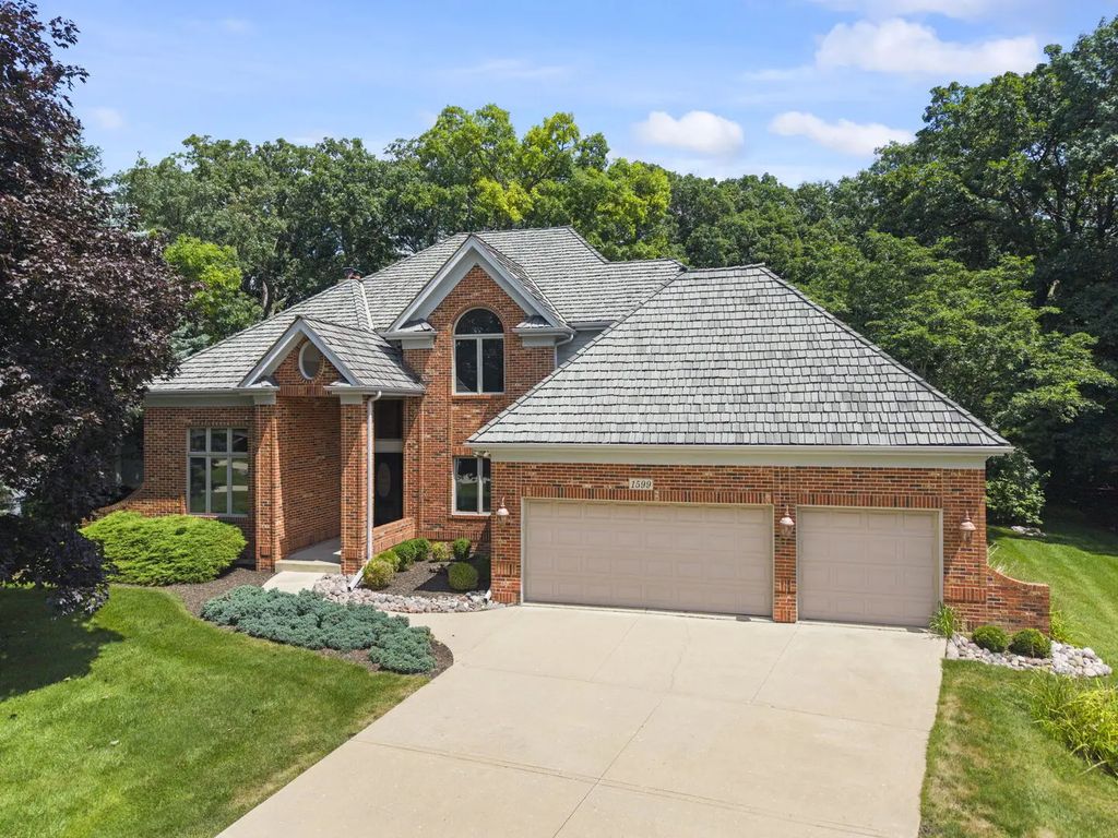 1599 Far Hills Drive, Bartlett