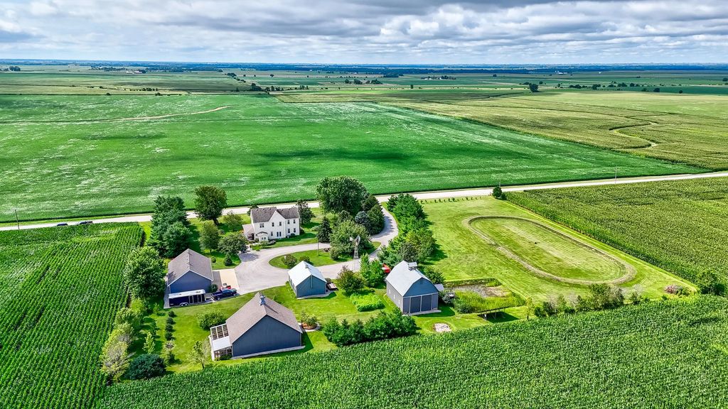 10617 E 2950 North Road, Blackstone