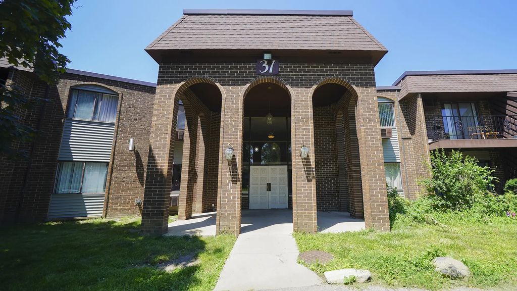 31 Washington Boulevard 208, Mundelein