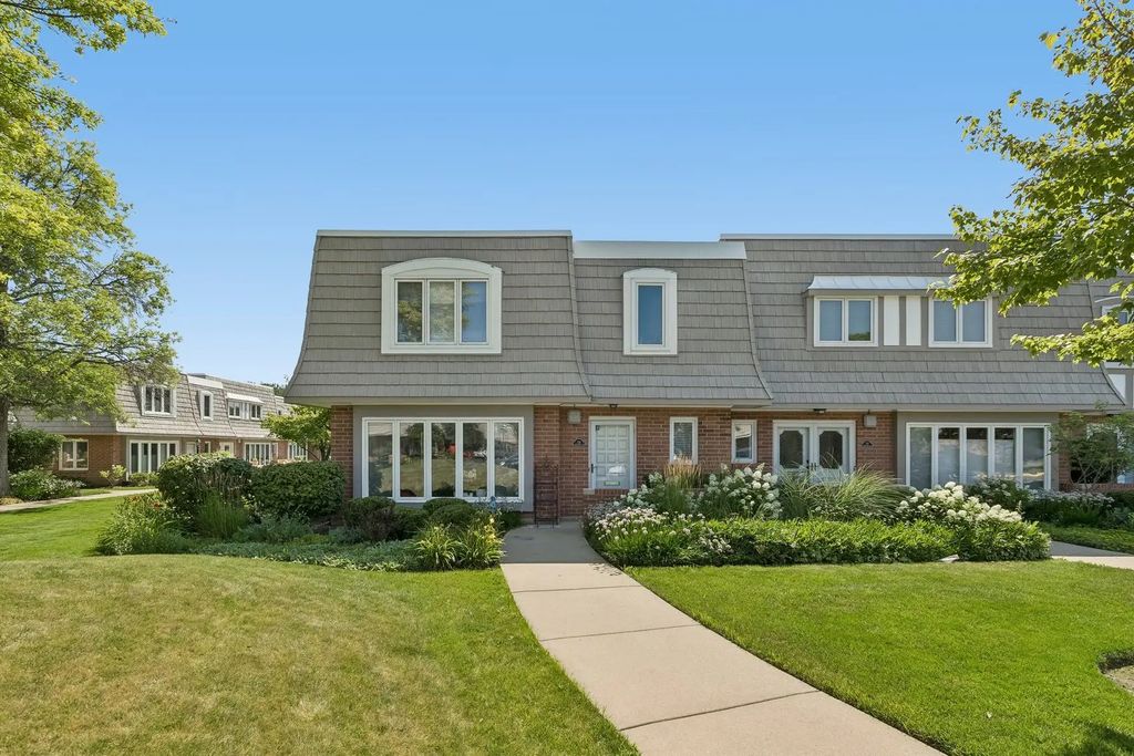 739 Concorde Drive, Highland Park, 60035