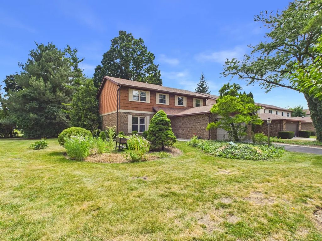 2541 Cobblewood Drive, Northbrook
