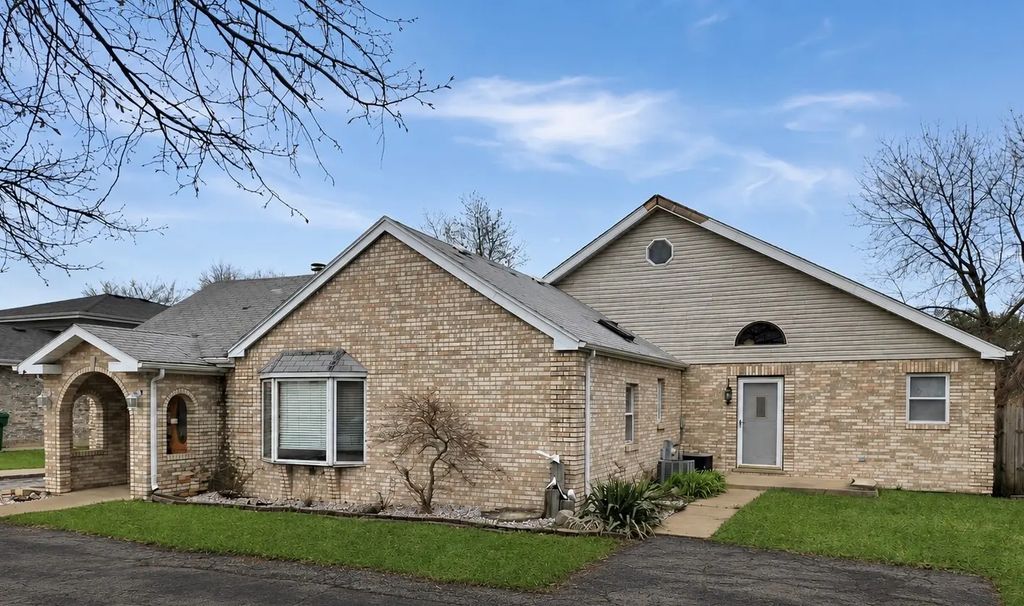 16621 84th Avenue, Tinley Park