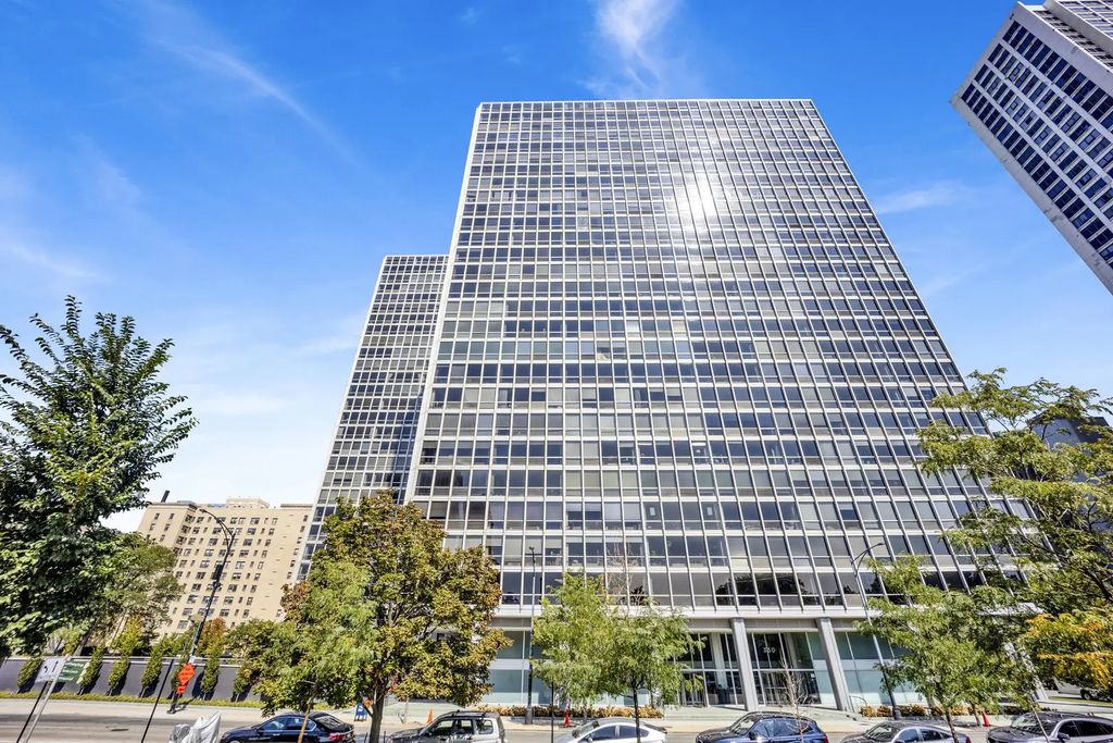 330 W Diversey Parkway 2007-09, Chicago, 60657
