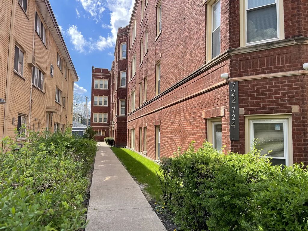 722 N Austin Boulevard 1e, Oak Park