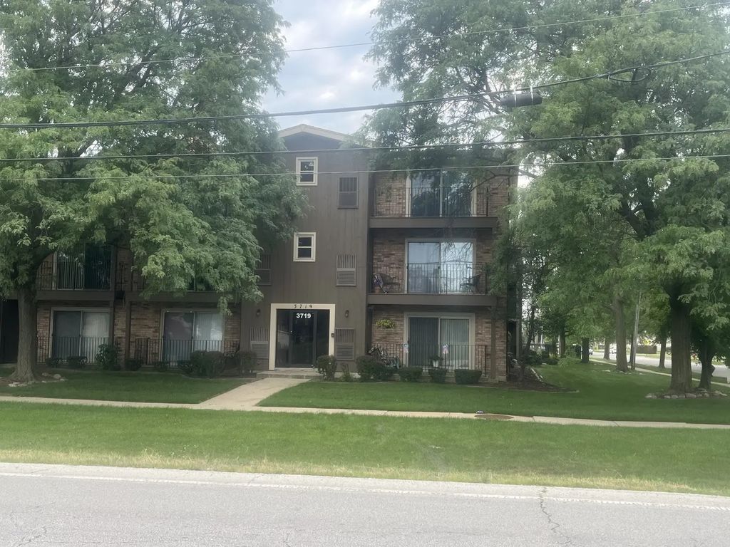 3719 W 119th Street 212, Alsip