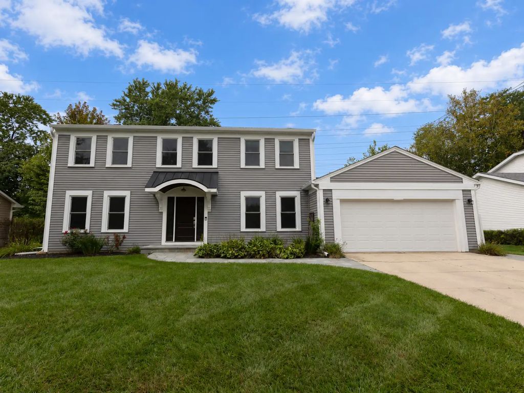 1203 Claridge Drive, Libertyville