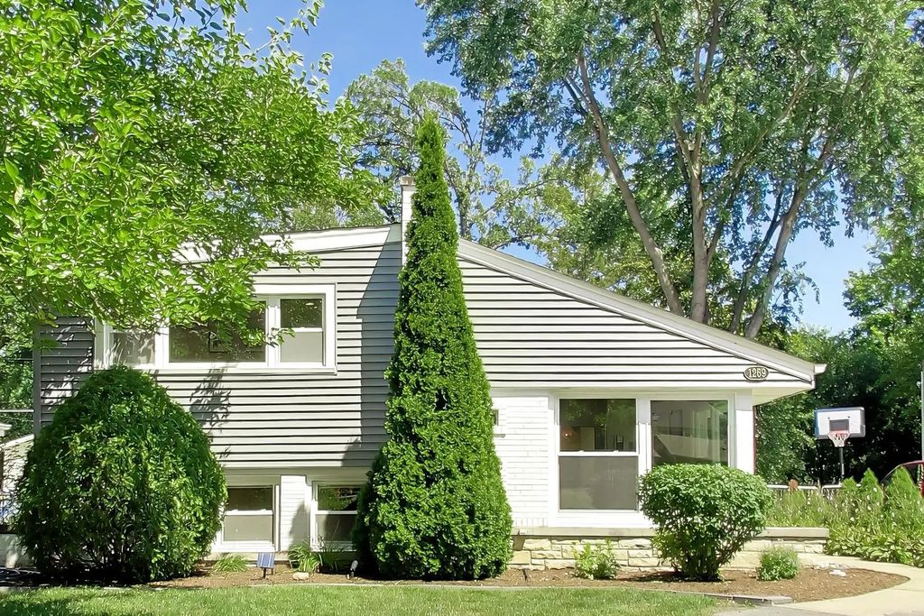 1269 Eastwood Avenue, Highland Park, 60035