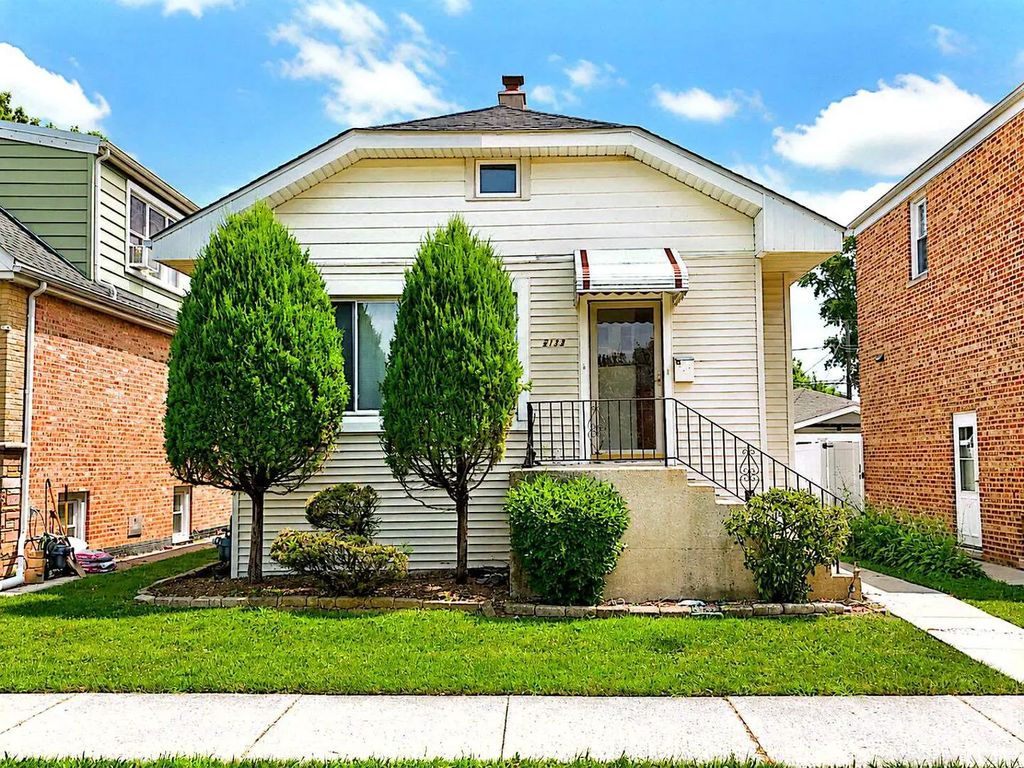 2133 N 75th Avenue, Elmwood Park