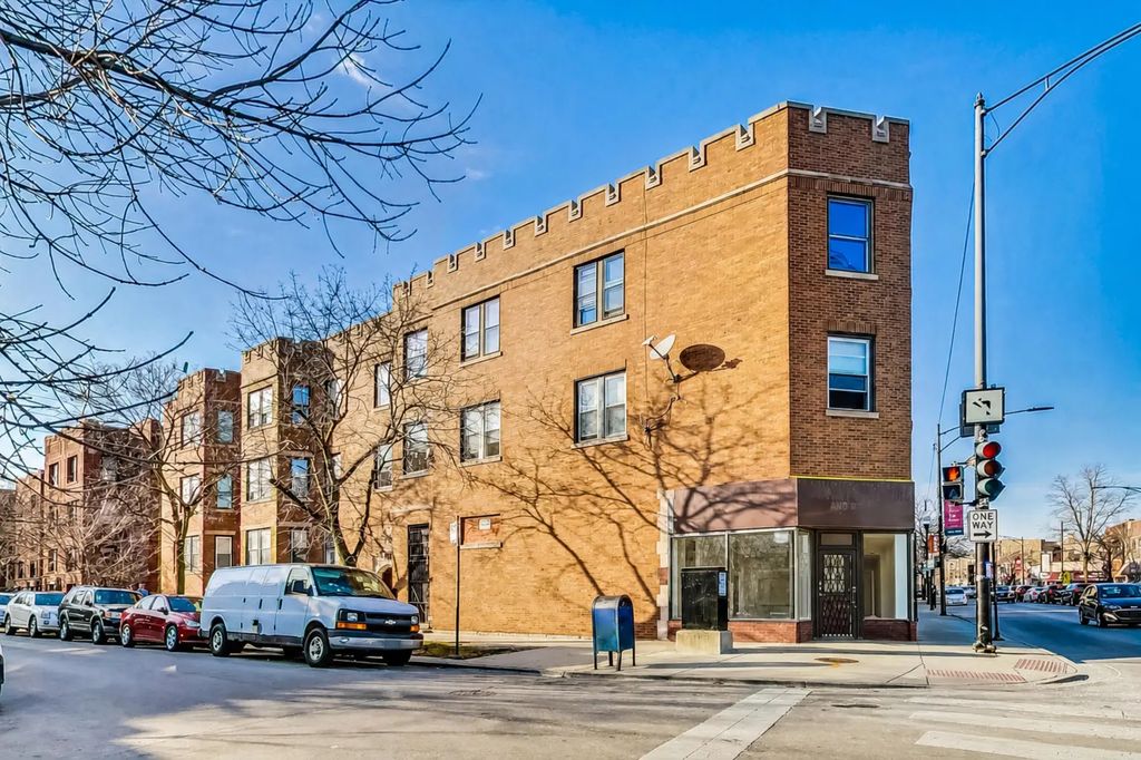 6600 N Clark Street, Chicago