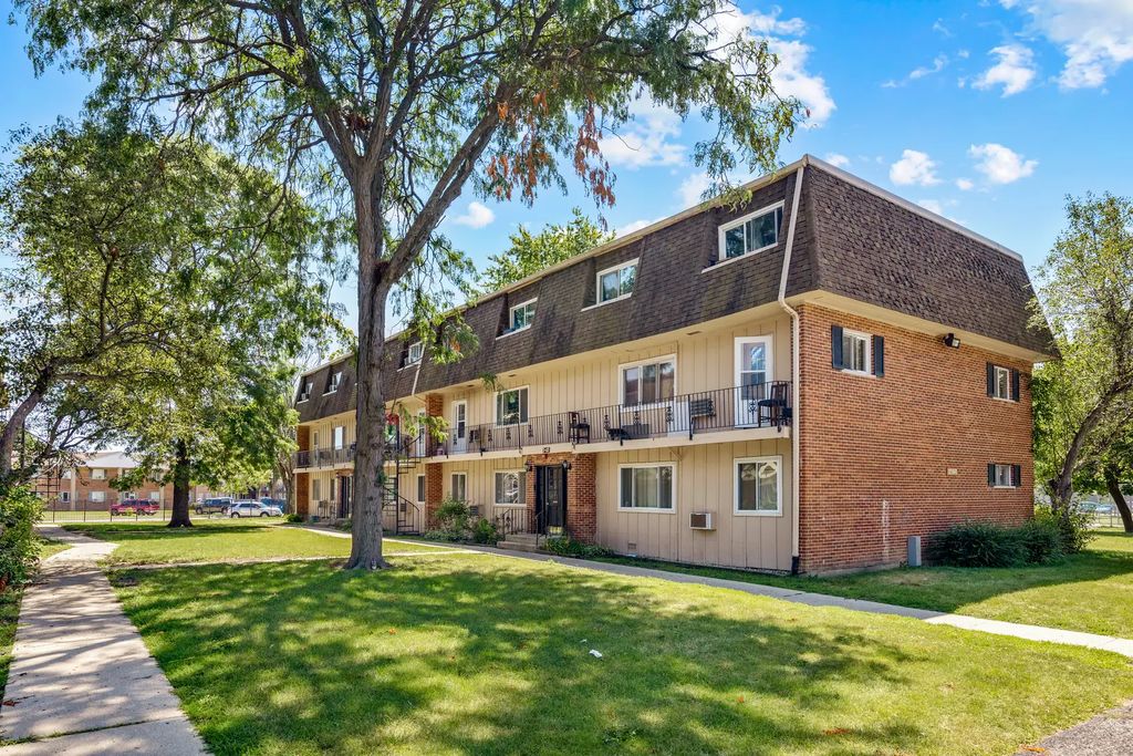 2308 Algonquin Road 7, Rolling Meadows