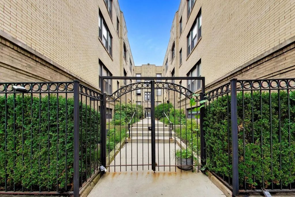 4636 N Albany Avenue 2, Chicago