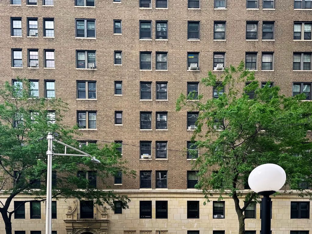 6101 N Sheridan Road 14g, Chicago