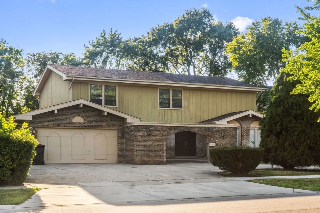 818 Prairie Lawn Road, Glenview