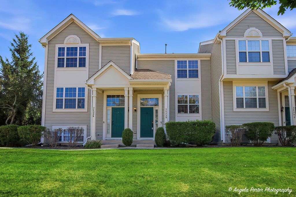 34338 N Barberry Road, Round Lake Beach