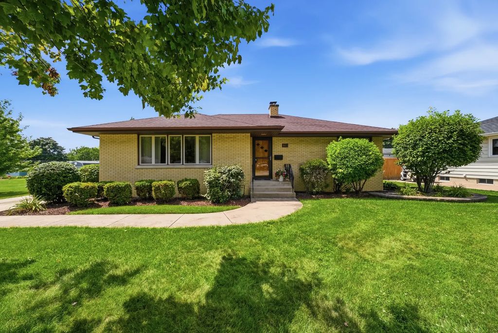 811 Magnolia Drive, Joliet