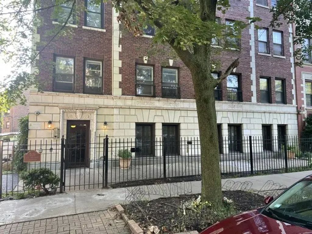 5135 S Kenwood Avenue 505, Chicago