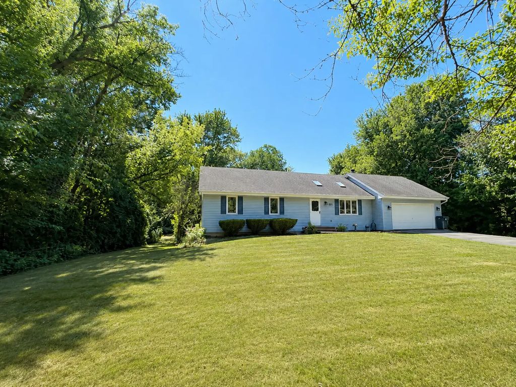 6615 W Gate Court, Roscoe