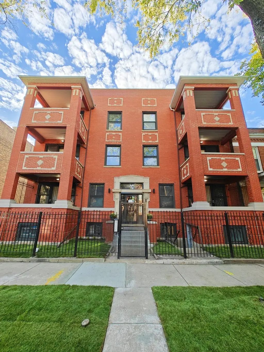 6022 S Eberhart Avenue 2n, Chicago, 60637