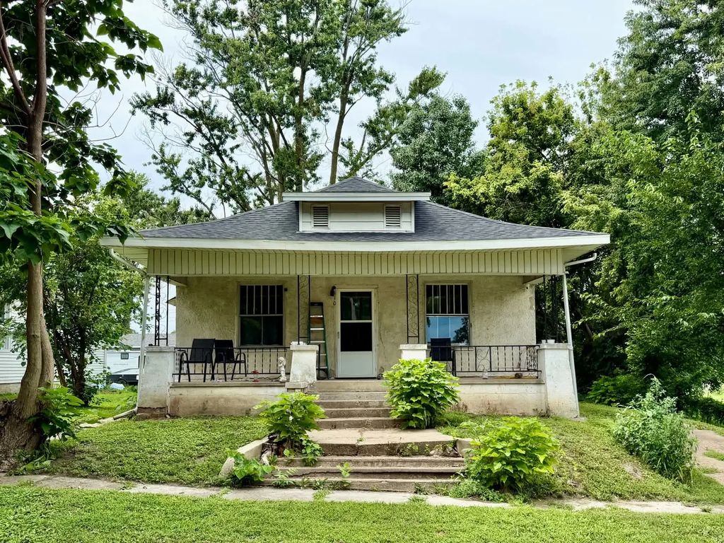 110 N Madison Street, Clayton
