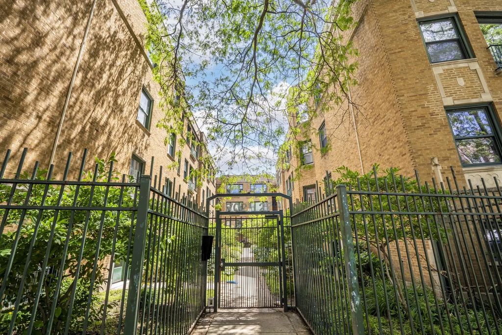 7025 N Sheridan Road 1n, Chicago, 60626