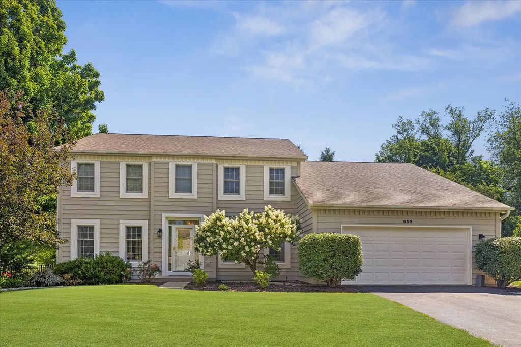832 Wexford Court, Naperville