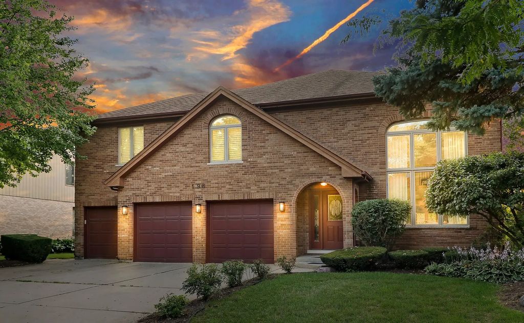 196 Rosedale Court, Bloomingdale